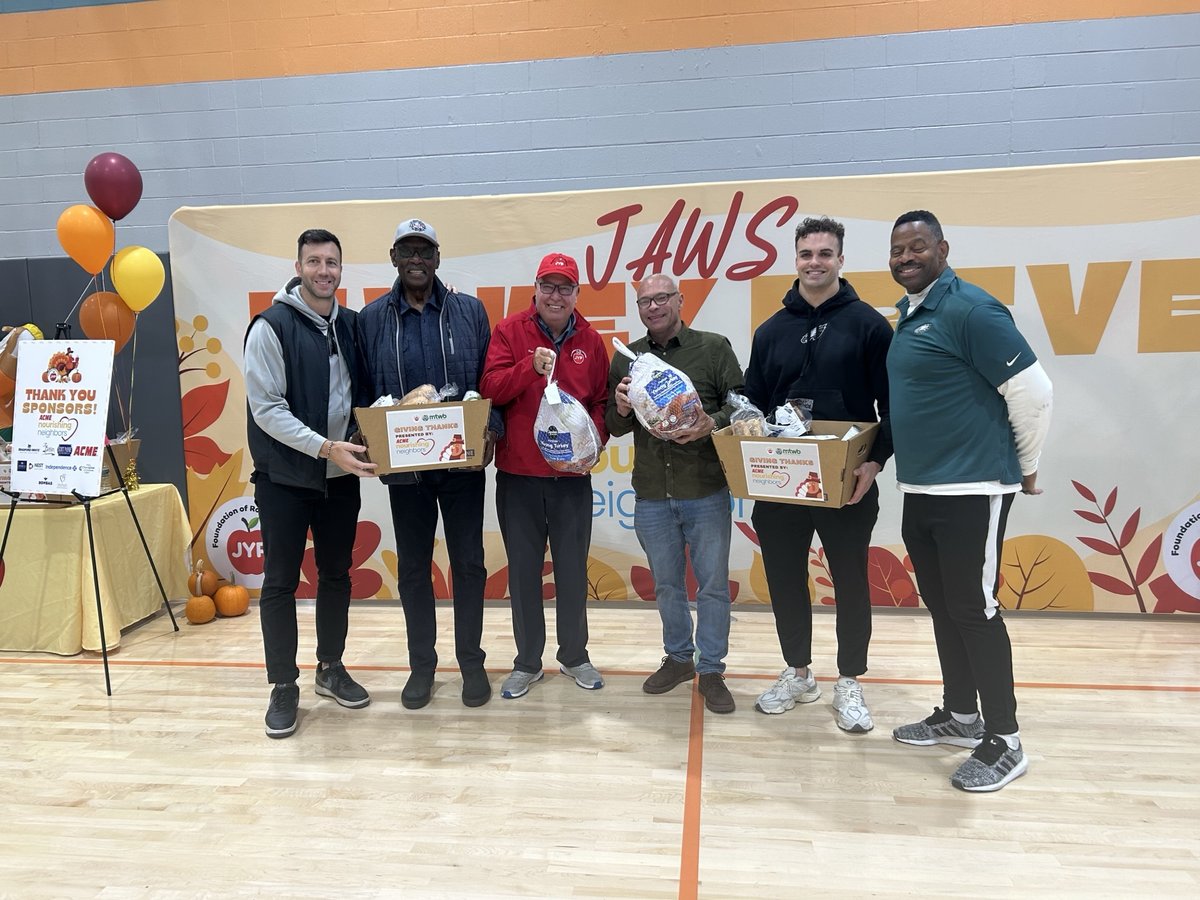 JAWS Turkey Drive with Ron Jaworski and Eagles player