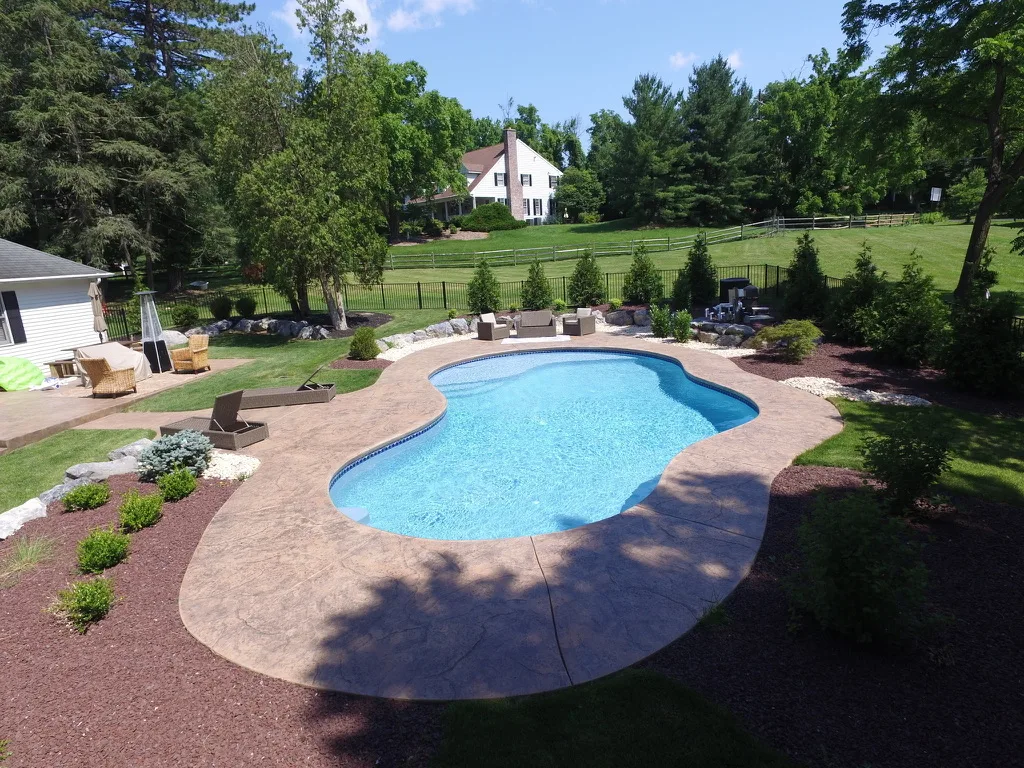 Inground pool with spa in Bethlehem, PA by Scott Payne Custom Pools