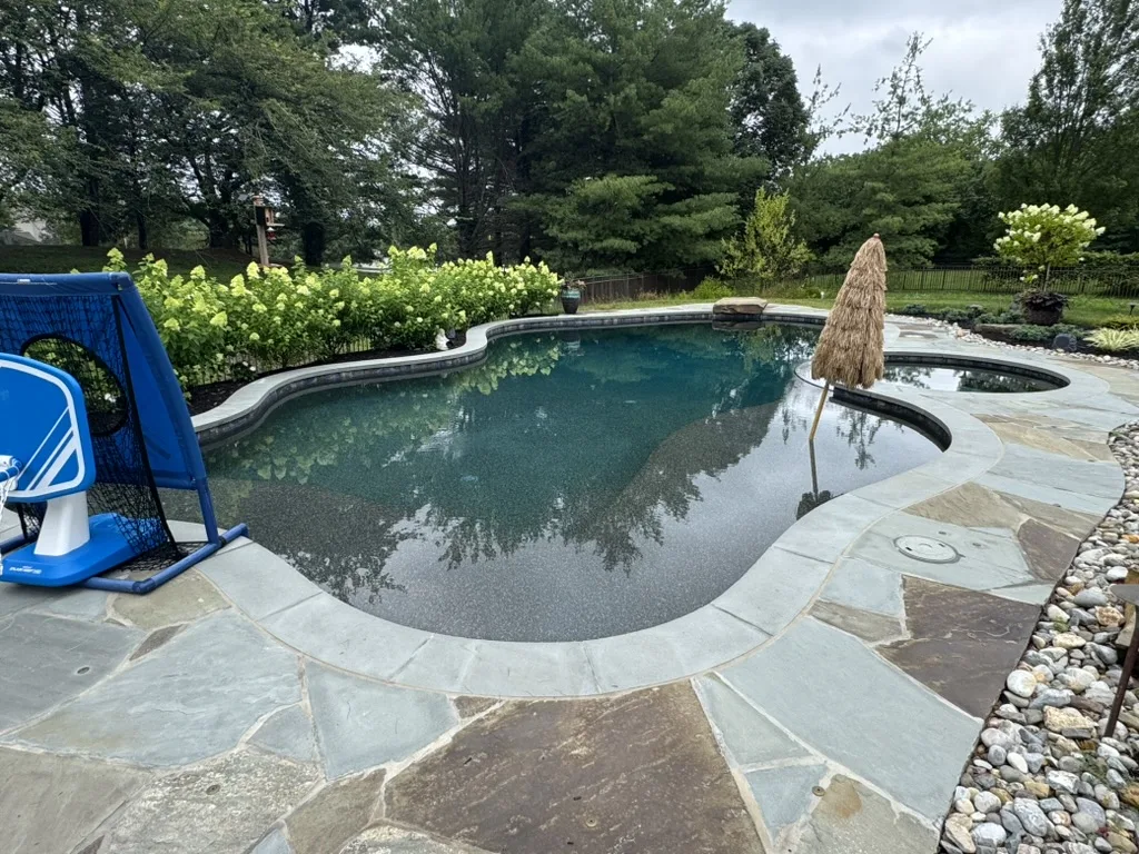 Inground pool with spa in Blue Bell PA by Scott Payne Custom Pools