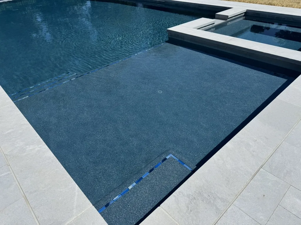 Inground pool with spa in Gladwyne, PA by Scott Payne Custom Pools