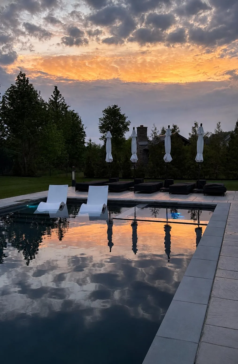 Inground pool with spa in Horsham, PA by Scott Payne Custom Pools