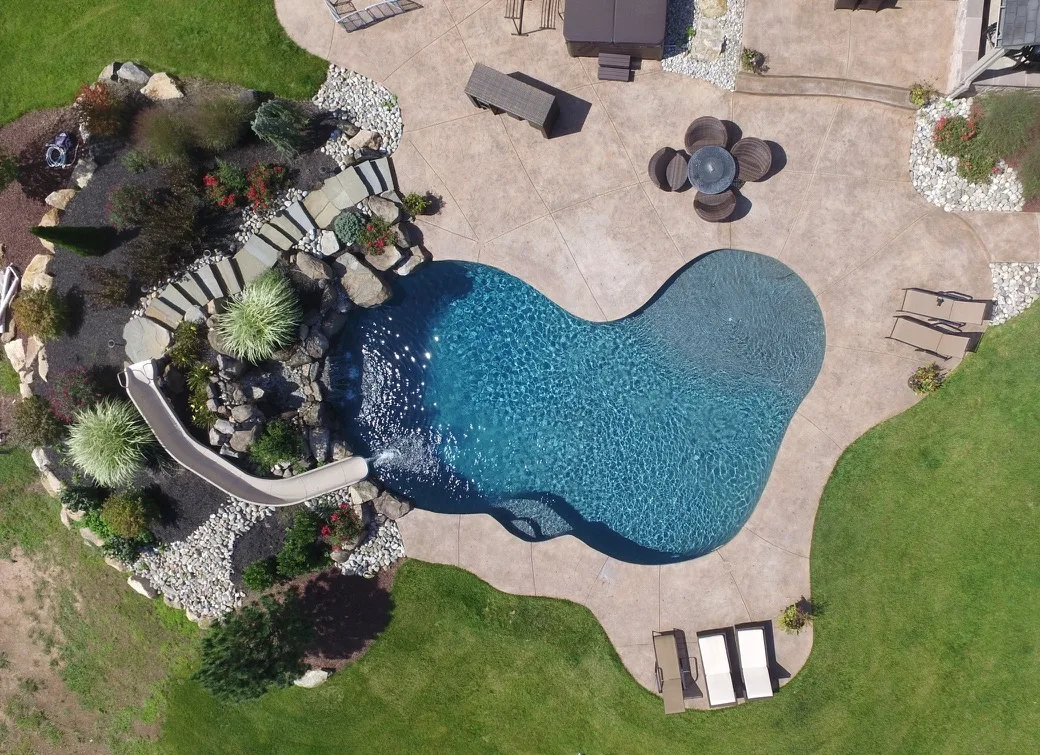 Inground pool with spa in Quakertown, PA by Scott Payne Custom Pools