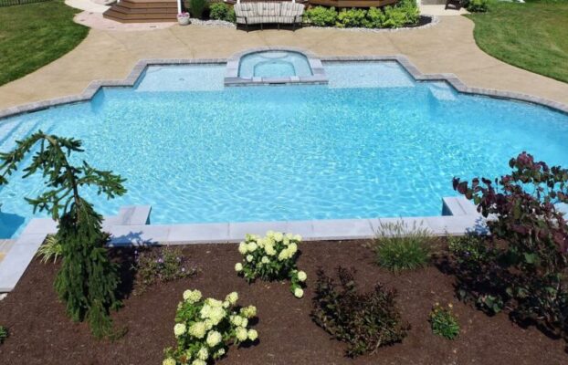 What Are The Benefits of a Saltwater Pool? 