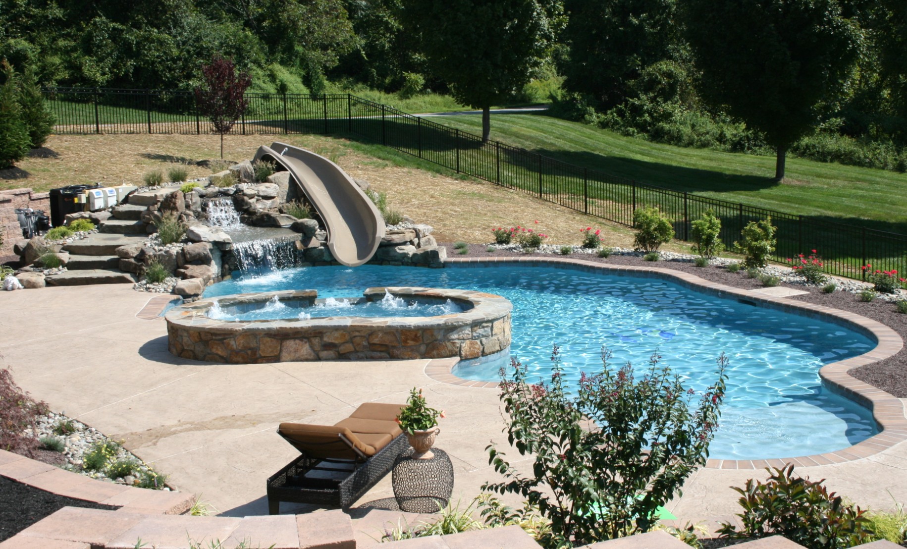 Top Methods For Keeping Your Pool Heated & Comfortable